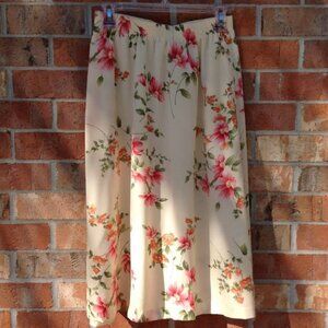 BonWorth Woman Size Medium Petite Elastic Waist